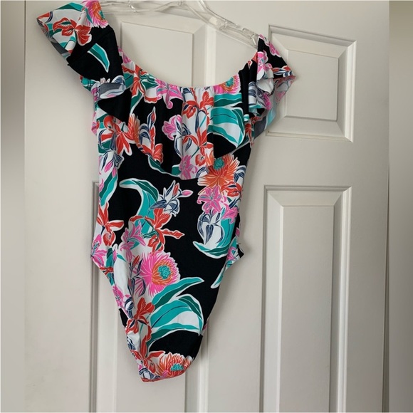 NWT Trina Turk off shoulder one piece - Picture 4 of 7